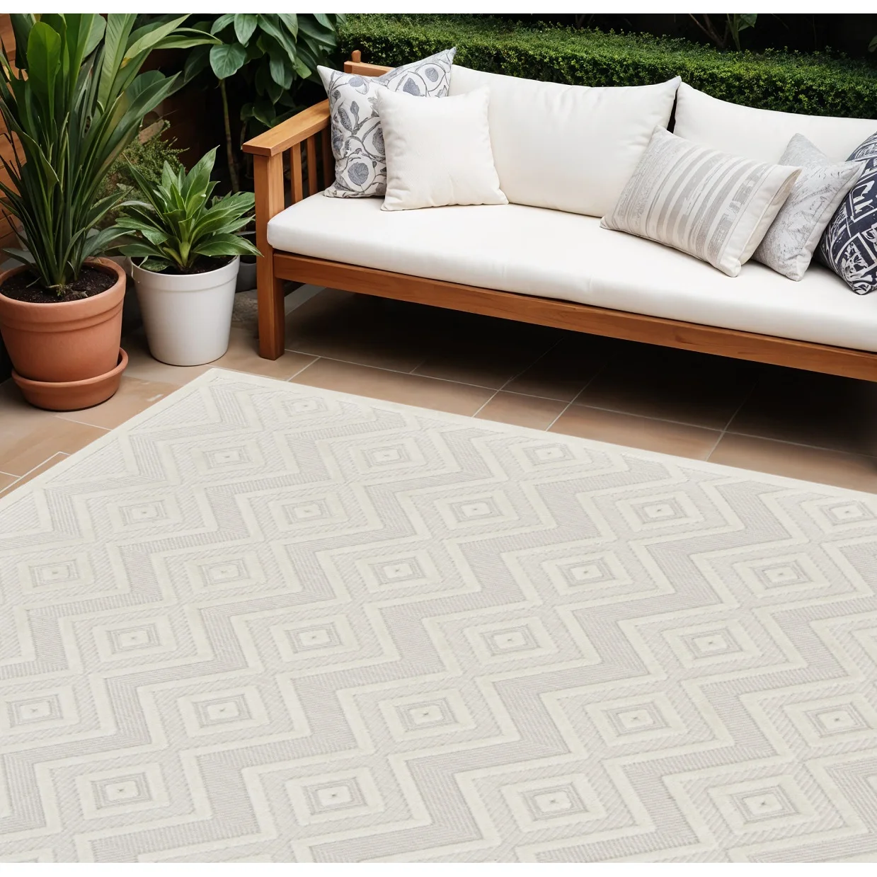 7' X 10' Ivory and White Indoor/Outdoor Area Rug