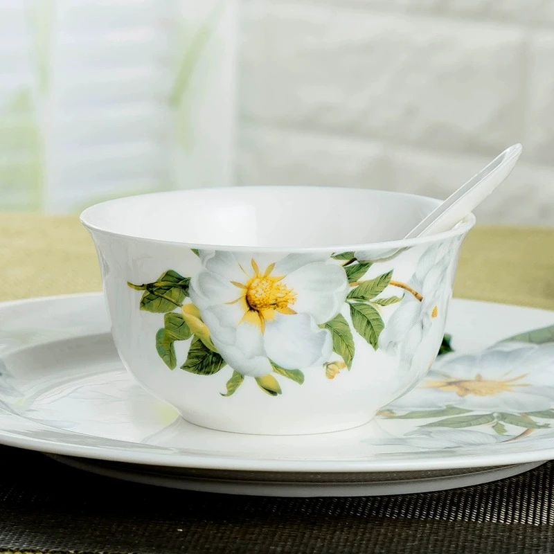 Wild Lily- 58 Pieces of Bone China Tableware Set - Image 3
