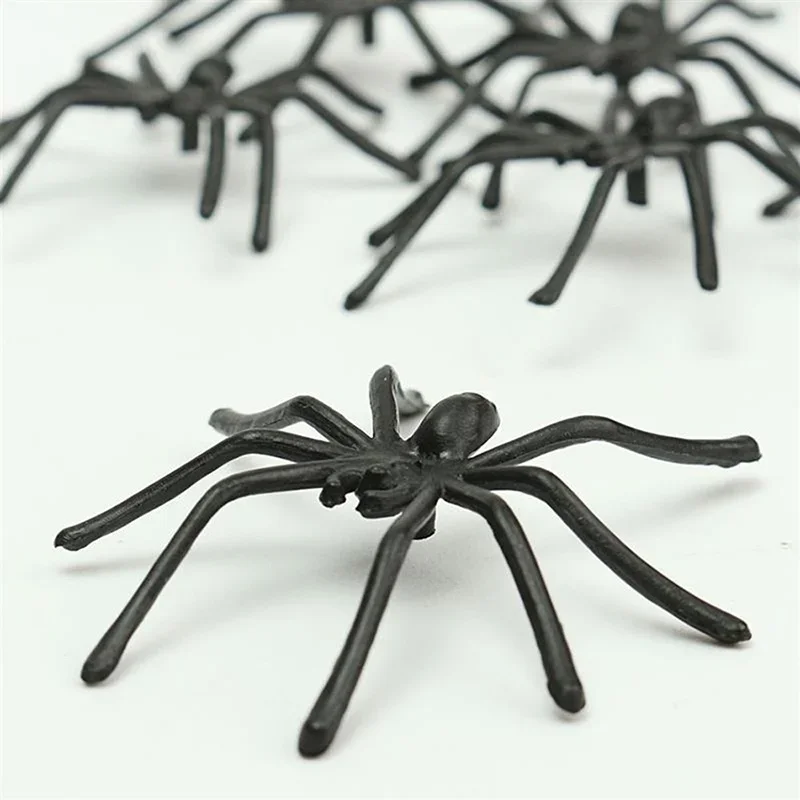 50/100 Pcs Party Decoration- Halloween- Luminous Fake Spiders - Image 8