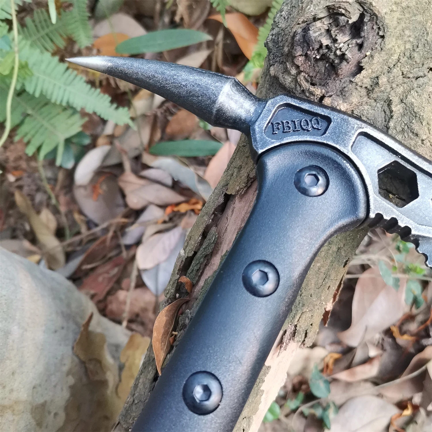 Tomahawk- Camping/Survival Axe- High-end- Sharp- Fireproof- Forged High-Carbon Steel - Image 3